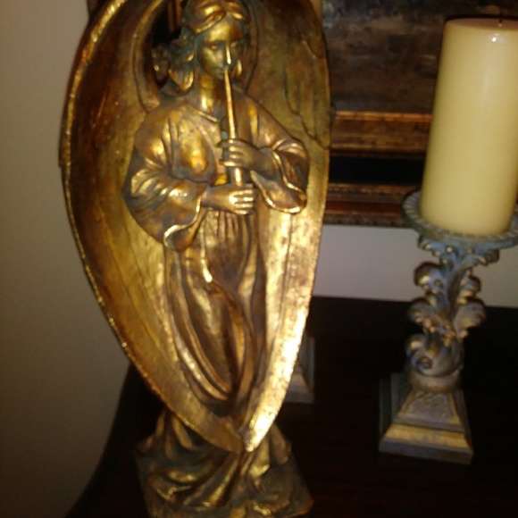 Beautiful Angel Tabletop Statue - Picture 2 of 4